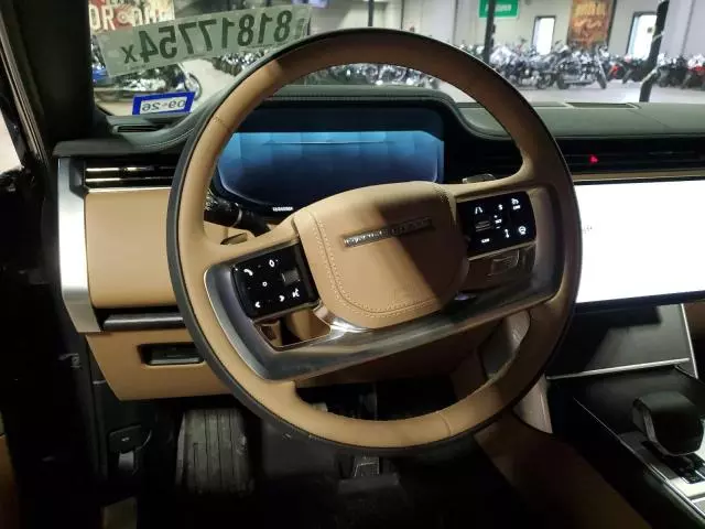 2025 Land Rover Range Rover SE