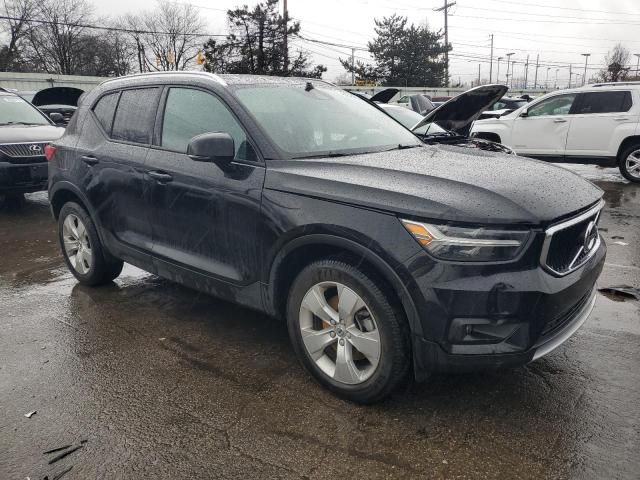 2021 Volvo XC40 T5 Momentum