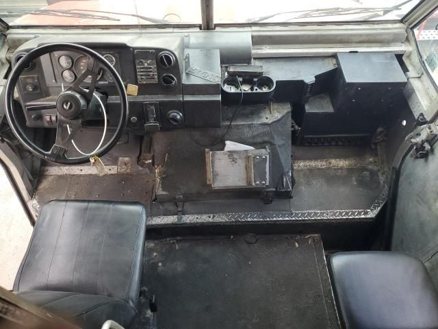 1998 Freightliner Chassis M Line WALK-IN Van