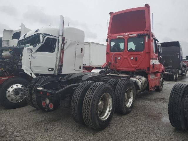 2021 Freightliner Cascadia 126