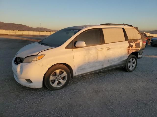 2014 Toyota Sienna LE