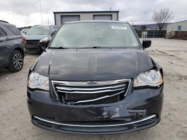 2016 Chrysler Town & Country Touring