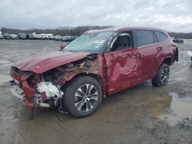 2021 Toyota Highlander Hybrid XLE