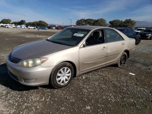 2005 Toyota Camry LE