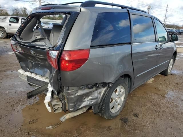 2004 Toyota Sienna CE