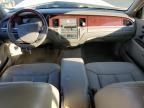 2005 Lincoln Town Car Signature Limited