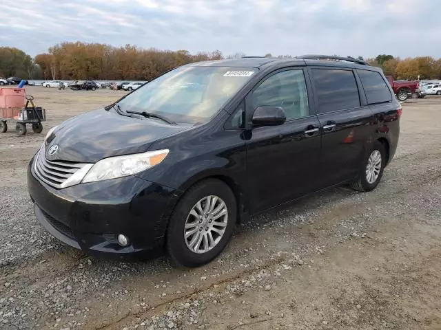 2015 Toyota Sienna XLE