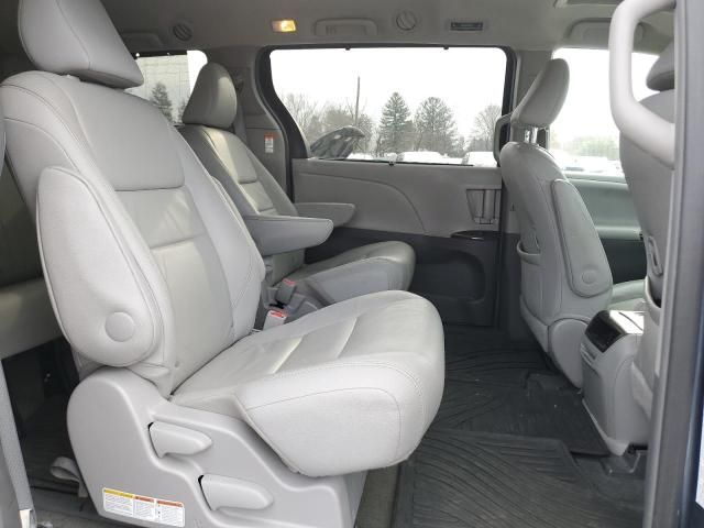 2016 Toyota Sienna XLE