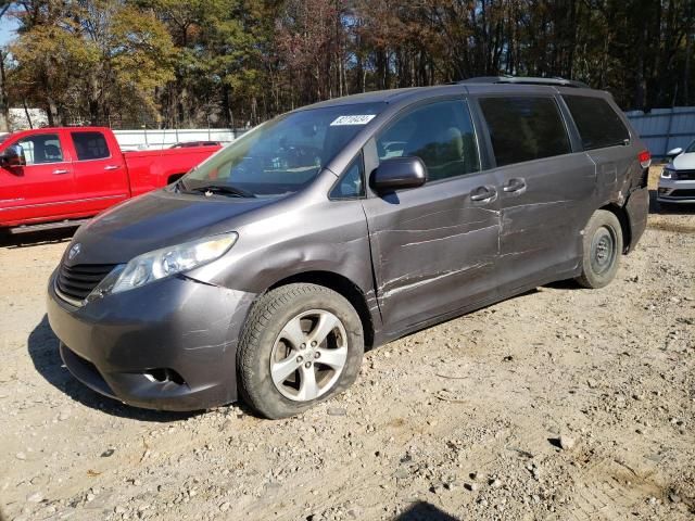 2013 Toyota Sienna LE