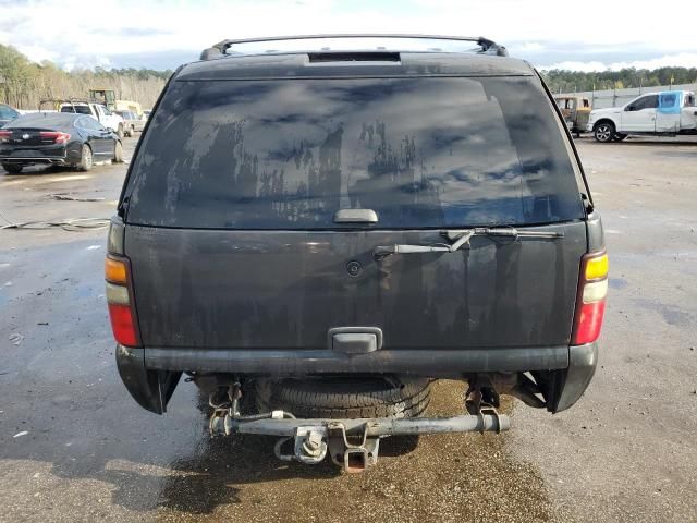 2004 Chevrolet Tahoe C1500