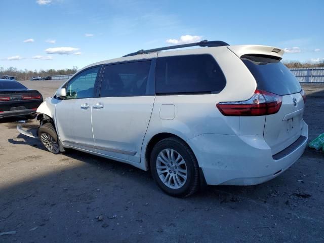 2017 Toyota Sienna XLE