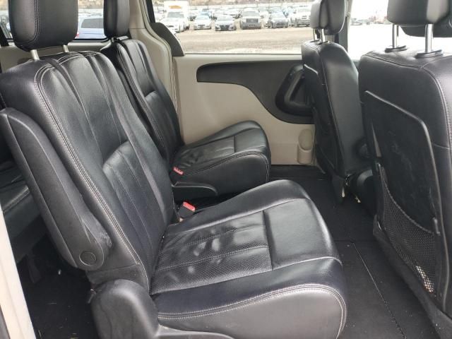 2012 Chrysler Town & Country Touring