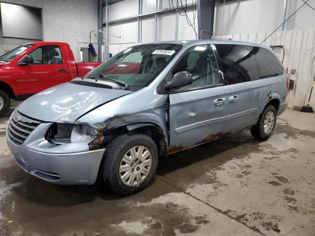 2006 Chrysler Town & Country LX