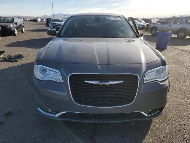 2018 Chrysler 300 Touring