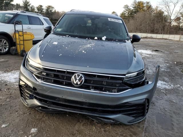 2023 Volkswagen Tiguan SE R-LINE Black