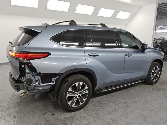 2022 Toyota Highlander Hybrid XLE