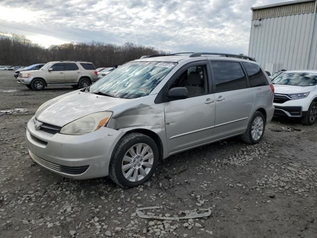 2004 Toyota Sienna CE