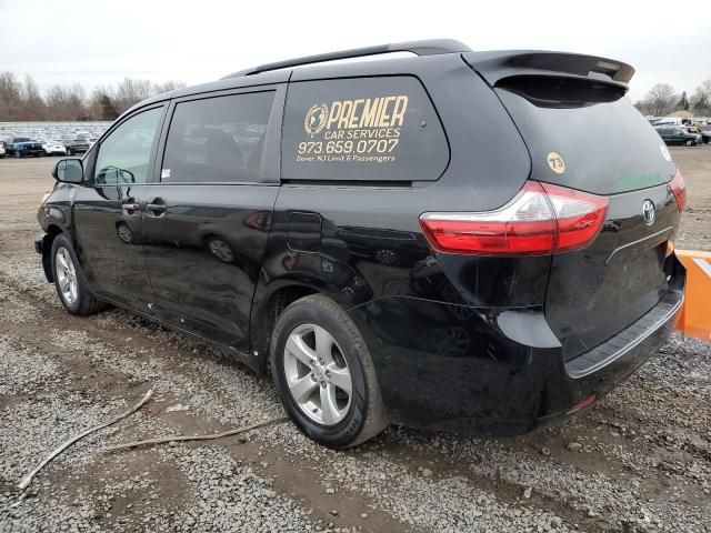 2017 Toyota Sienna LE