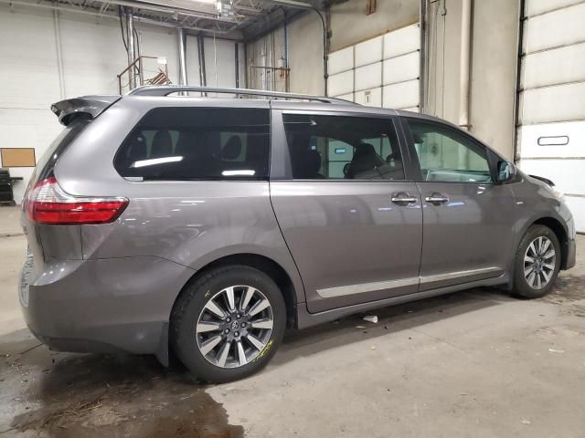 2018 Toyota Sienna XLE