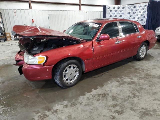 1999 Lincoln Town Car Signature