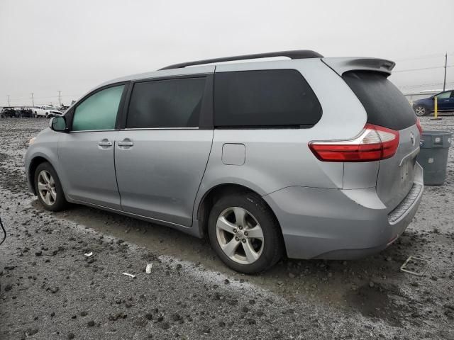 2017 Toyota Sienna LE