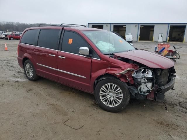 2015 Chrysler Town & Country Touring L