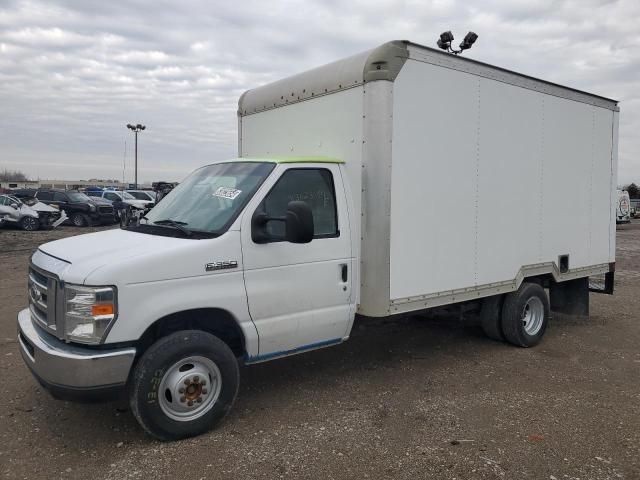 2016 Ford Econoline E350 Super Duty Cutaway Van