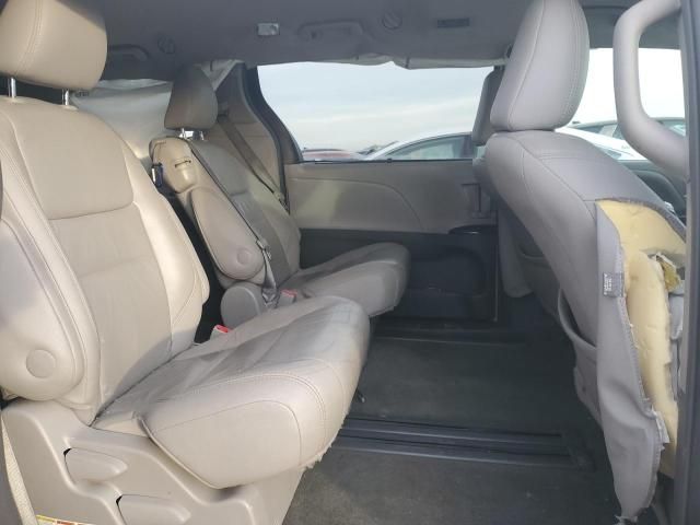 2016 Toyota Sienna XLE