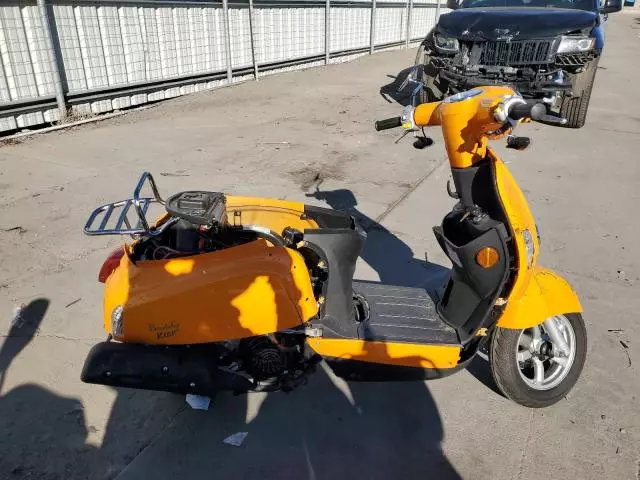 2022 Genuine Scooter Co. Buddy Kick