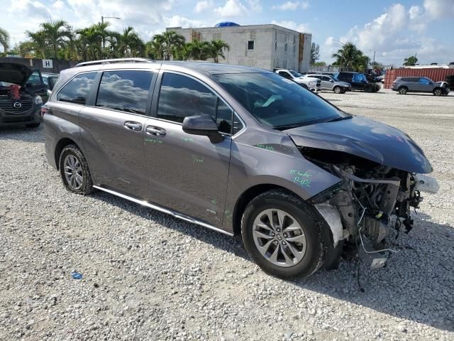 2021 Toyota Sienna XLE