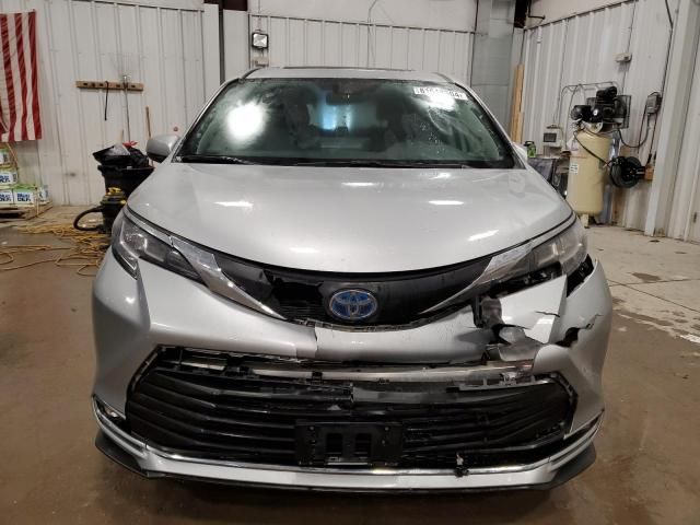 2023 Toyota Sienna XLE