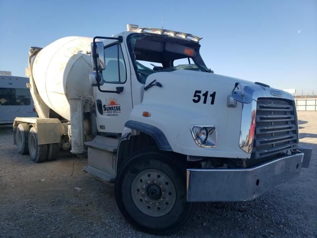 2015 Freightliner 114SD