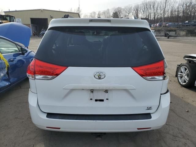 2013 Toyota Sienna LE