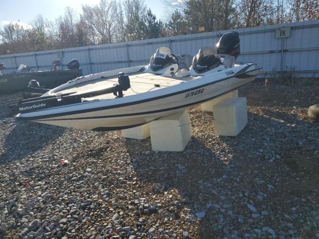 2004 Triton Boat