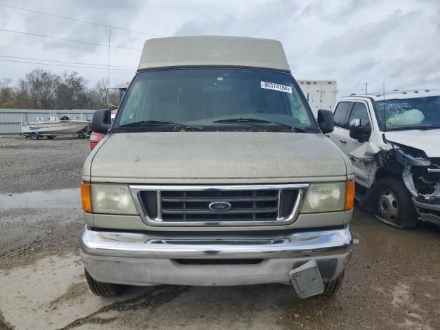 2004 Ford Econoline E350 Super Duty Wagon