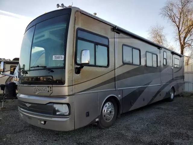 2005 Fleetwood 2005 Freightliner Chassis X Line Motor Home