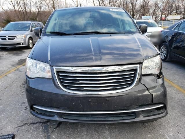 2015 Chrysler Town & Country LX