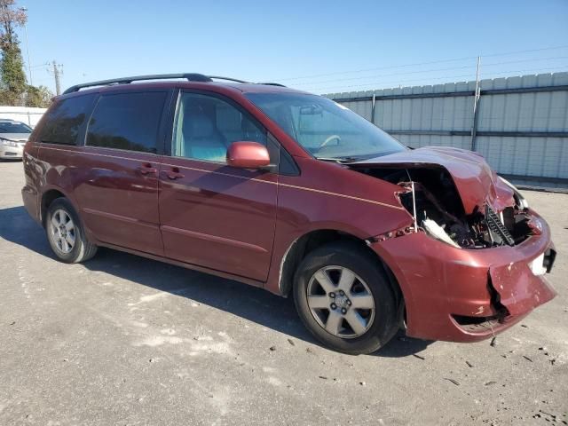 2004 Toyota Sienna XLE