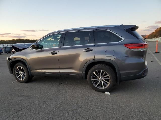 2017 Toyota Highlander SE