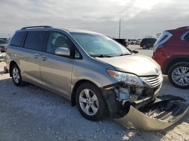 2017 Toyota Sienna LE