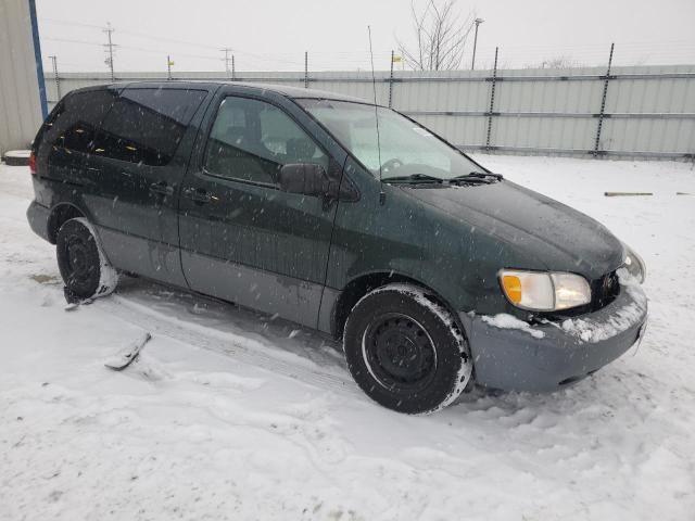 2000 Toyota Sienna CE