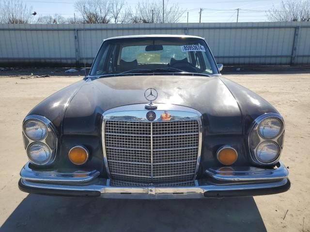 1971 Mercedes-Benz 280