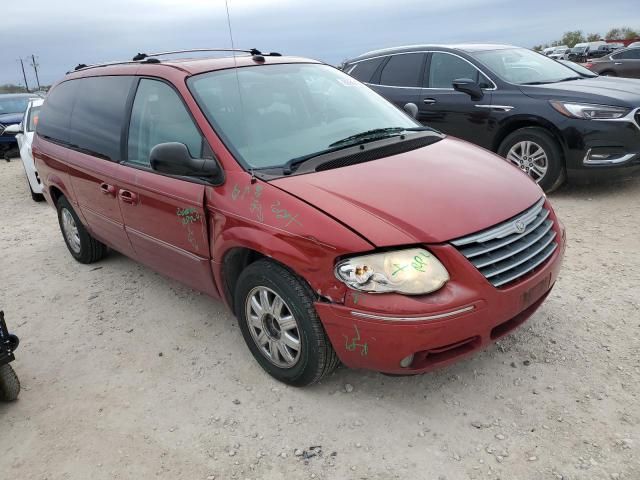 2005 Chrysler Town & Country Limited