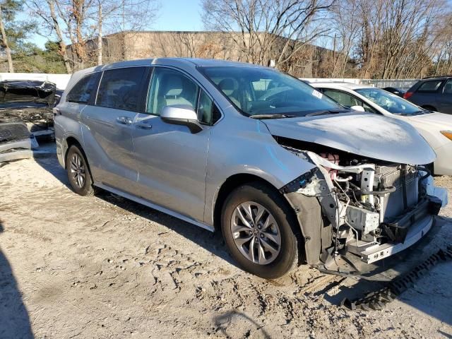 2023 Toyota Sienna LE