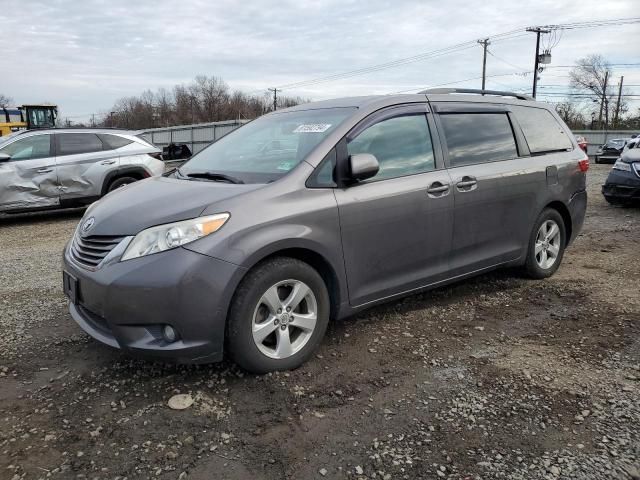 2017 Toyota Sienna LE