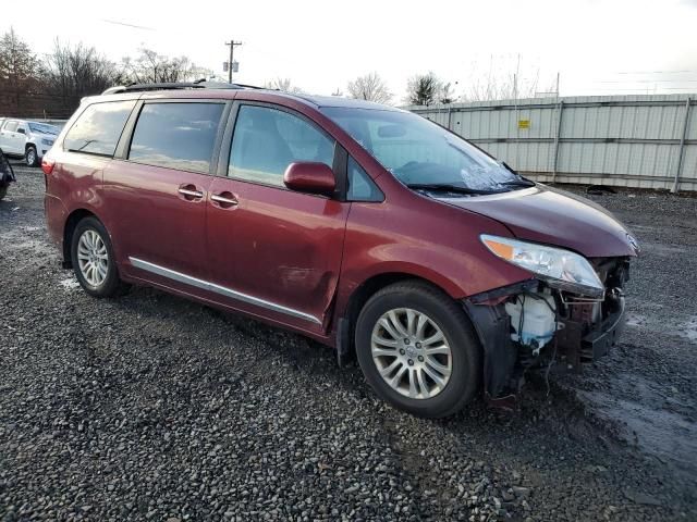 2016 Toyota Sienna XLE