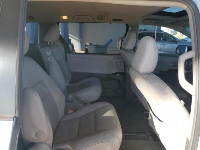 2015 Toyota Sienna XLE