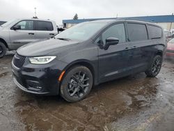 Lots with Bids for sale at auction: 2023 Chrysler Pacifica Touring L