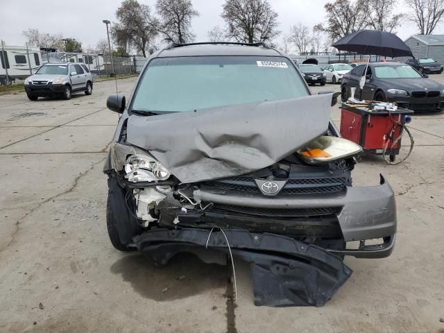 2005 Toyota Sienna CE