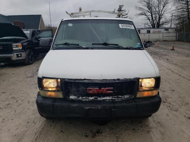 2004 GMC Safari XT